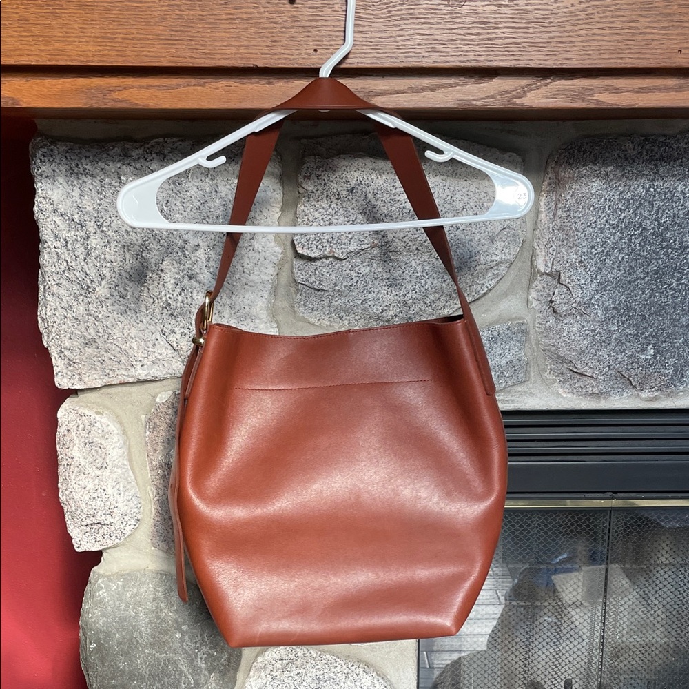 Madewell The Essential Bucket Tote Bag Leather Tote Bag